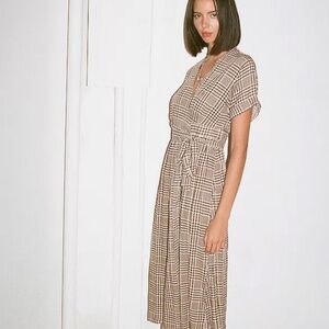 UO Gabrielle Linen Midi Wrap Dress